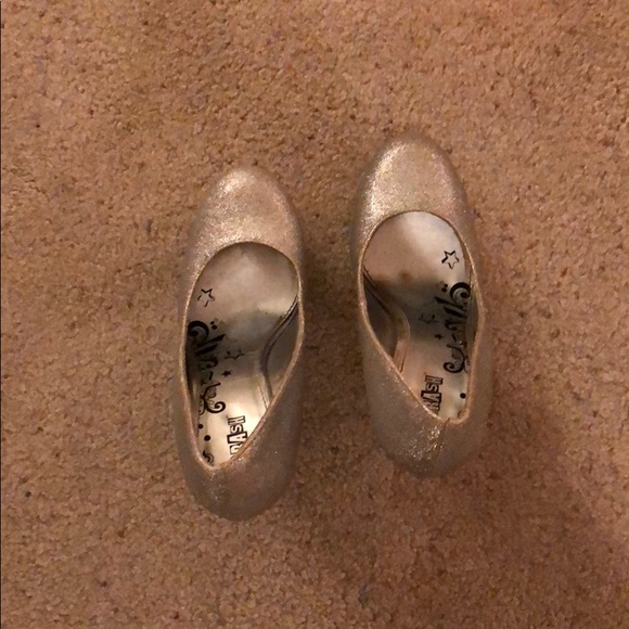 High heels - Picture 3 of 3